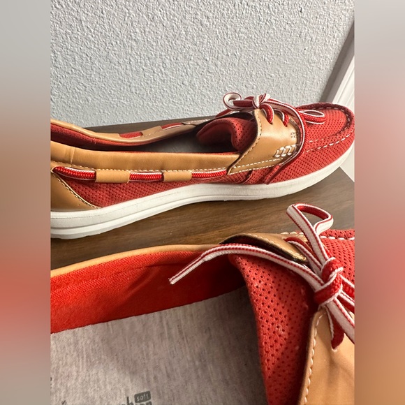 Clarks women’s loafers. Size 9.5 - Picture 10 of 11